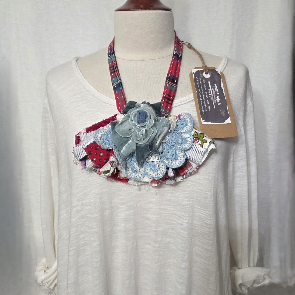 JABOT MOSSIE ANNA ARTISAN DESIGN OOAK NWT Vintage Textiles